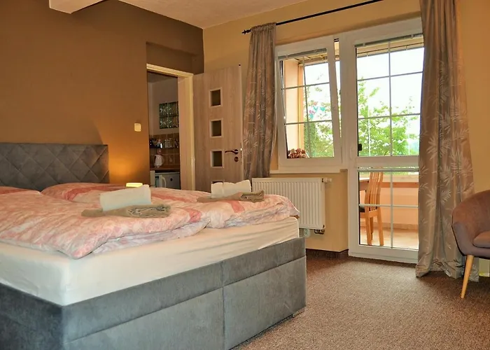 Nicol Apartman *